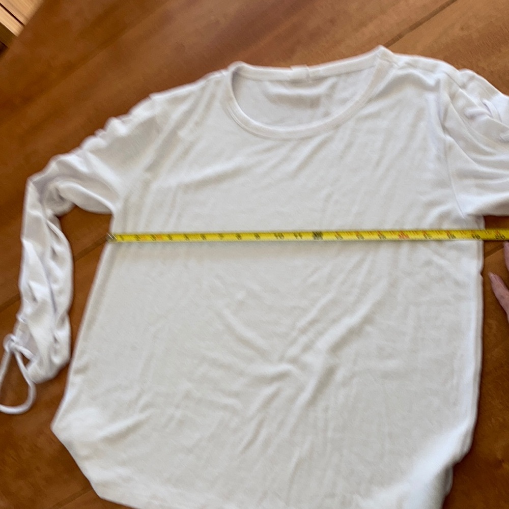 GAP lace-up sleeve l/s t-shirt. Cute & comfy white top. Excellent pre-loved - Picture 7 of 8